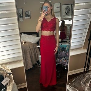 Hot red prom dress!